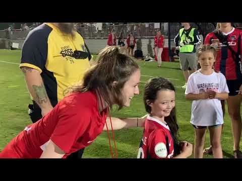 Rose Lavelle met with little fans